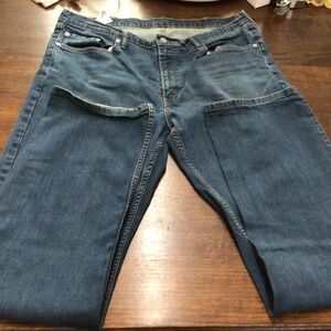 Men’s 559 Levi jeans. Size waist 40 length 36. Great shape